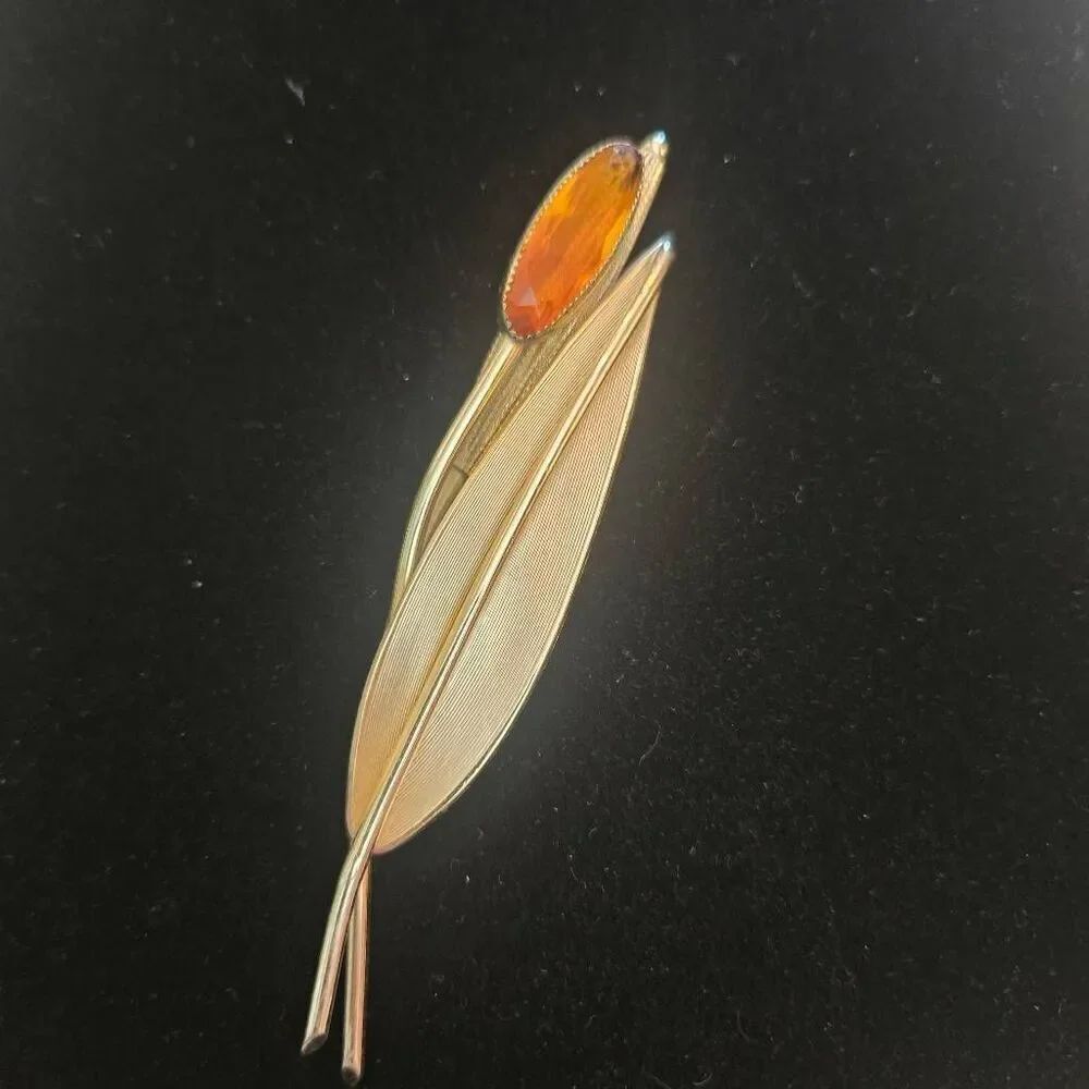 Vintage Flower Bud Brooch Pin Gold Tone Amber Stone